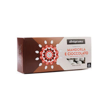 Carica l'immagine nel visualizzatore di Gallery, Confetti mandorla e cioccolato al latte | 1 kg