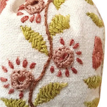 Carica l'immagine nel visualizzatore di Gallery, Sacchettino Ahmadabad