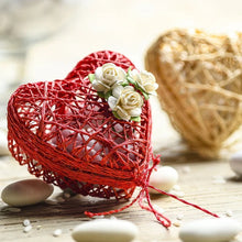 Carica l'immagine nel visualizzatore di Gallery, Scatolina Cuoricino abaca
