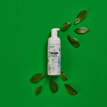 Carica l&#39;immagine nel visualizzatore di Gallery, Mousse viso detergente purificante Tè verde | 150 ml
